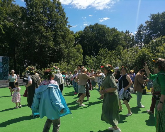 Праздник Светлой Троицы отметили в Ковровском районе народными гуляньями