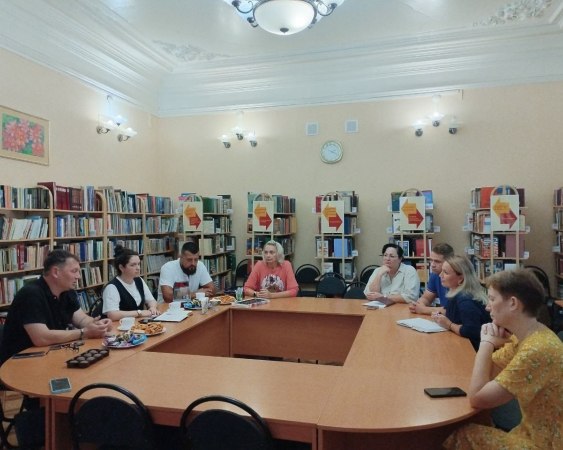 Сегодня делегация работников культуры Петушинского района посетила Ковровский район для обмена опытом и обсуждения актуальных вопросов развития культурной сферы.