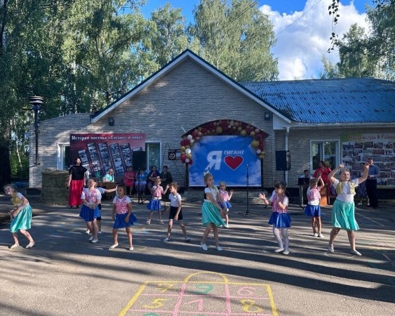 С Днем рождения, поселок Гигант!